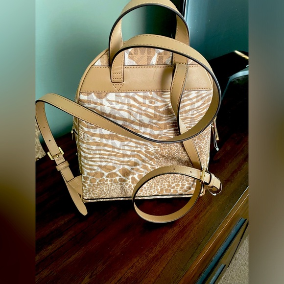 Michael Kors book bag purse - Picture 3 of 3